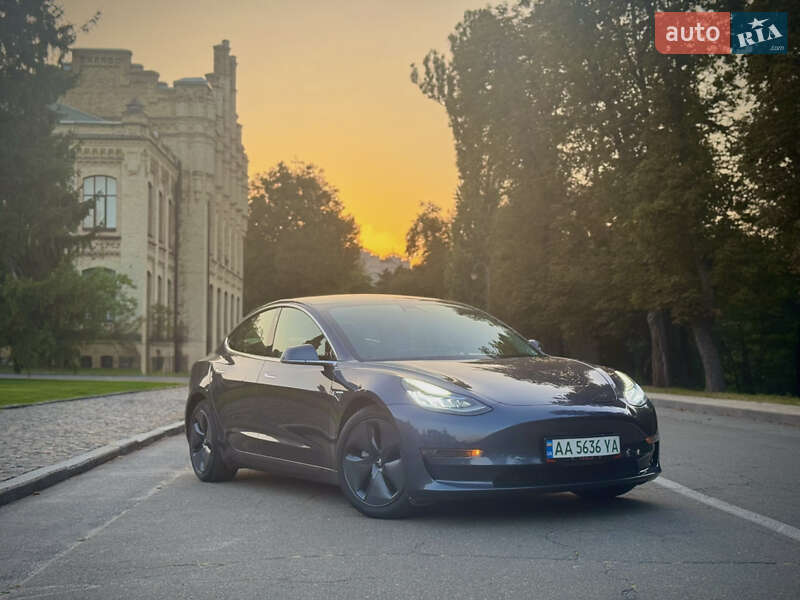 Tesla Model 3 2020