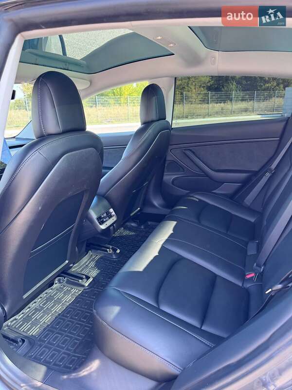 Седан Tesla Model 3 2020 в Дніпрі