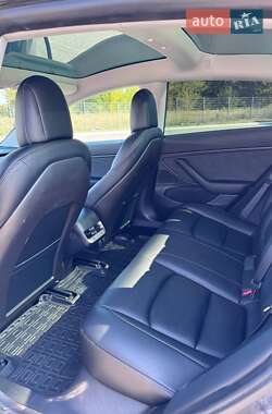 Седан Tesla Model 3 2020 в 