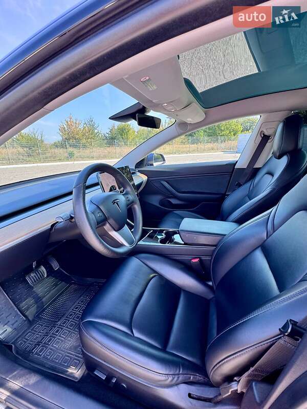 Седан Tesla Model 3 2020 в Дніпрі