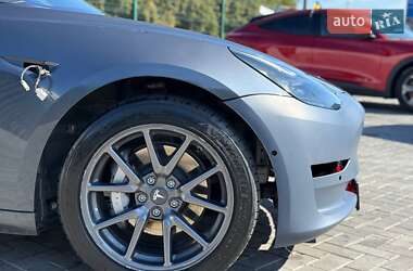 Седан Tesla Model 3 2020 в 