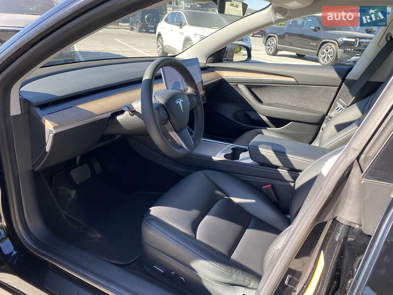 Седан Tesla Model 3 2021 в Києві