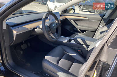 Седан Tesla Model 3 2021 в 