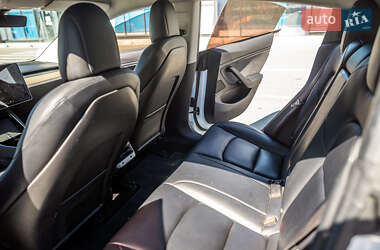 Седан Tesla Model 3 2018 в 