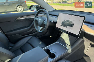 Седан Tesla Model 3 2022 в 