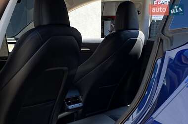 Седан Tesla Model 3 2023 в 