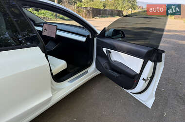 Седан Tesla Model 3 2019 в 