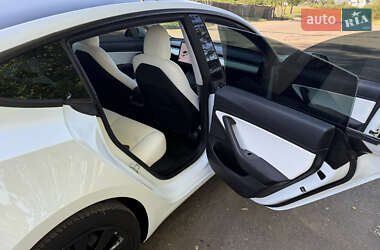 Седан Tesla Model 3 2019 в 