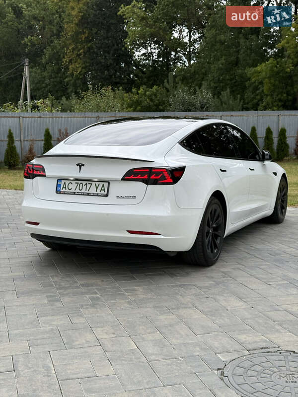 Седан Tesla Model 3 2022 в Луцке