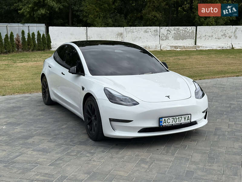 Седан Tesla Model 3 2022 в Луцке