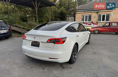 Седан Tesla Model 3 2021 в 