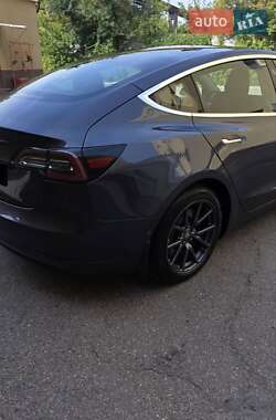Седан Tesla Model 3 2018 в 