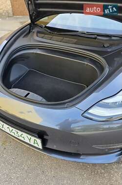 Седан Tesla Model 3 2018 в 