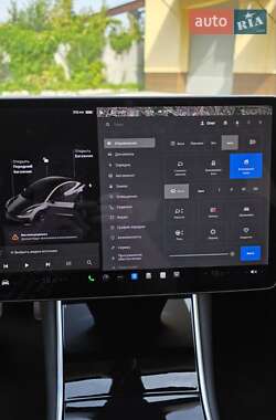 Седан Tesla Model 3 2018 в 