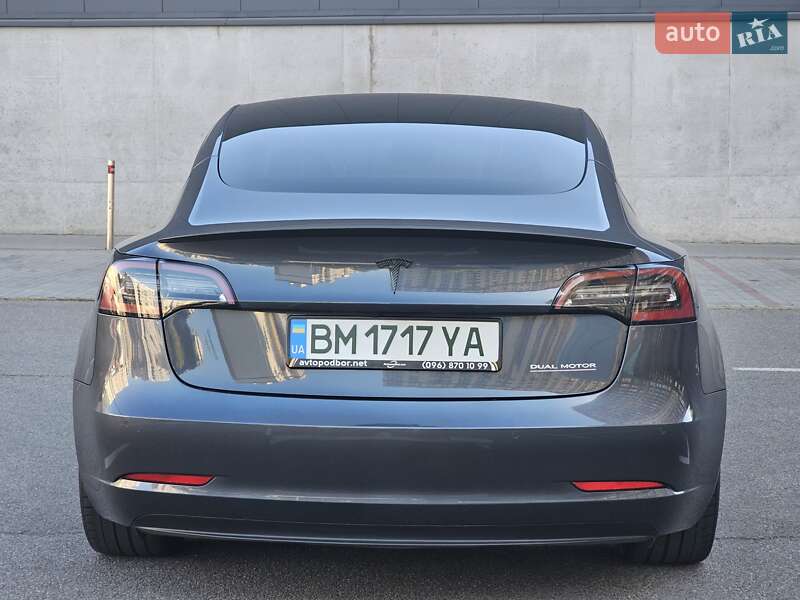Седан Tesla Model 3 2021 в Киеве