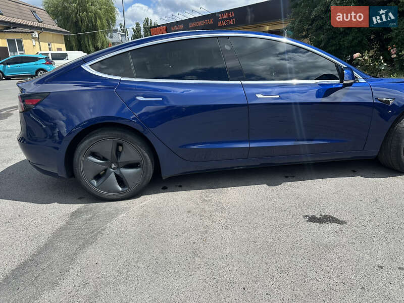 Седан Tesla Model 3 2018 в Вінниці