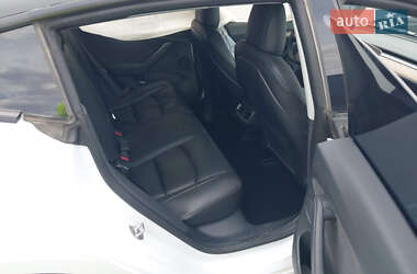 Седан Tesla Model 3 2021 в 