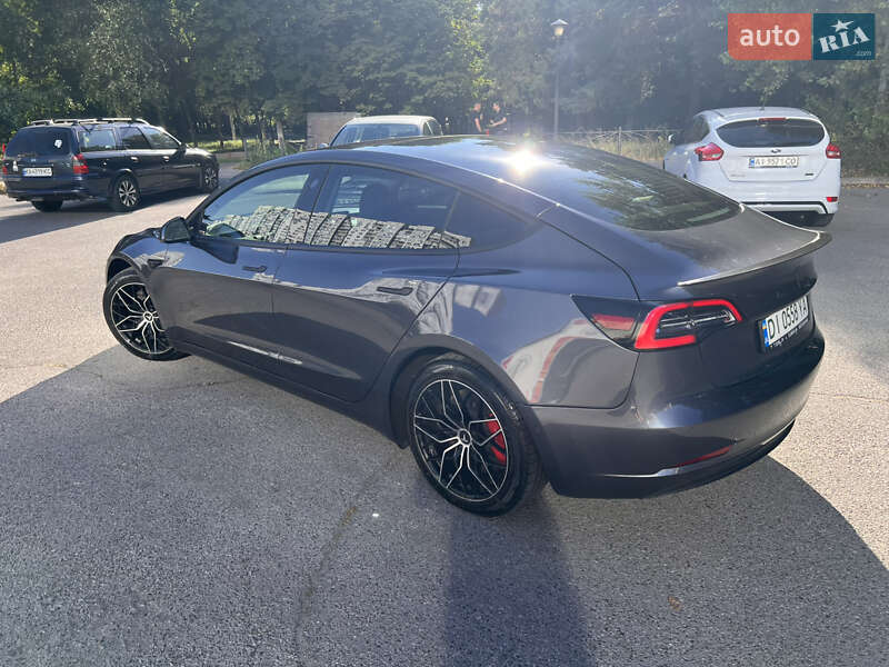 Седан Tesla Model 3 2018 в Киеве
