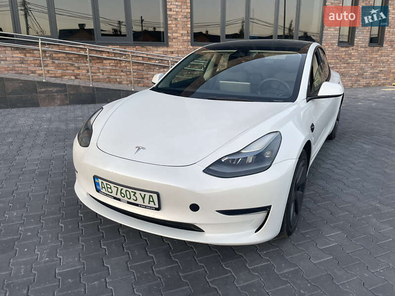 Седан Tesla Model 3 2022 в Виннице
