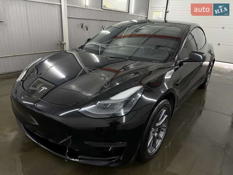Седан Tesla Model 3 2023 в Дрогобыче