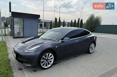 Седан Tesla Model 3 2019 в Львове