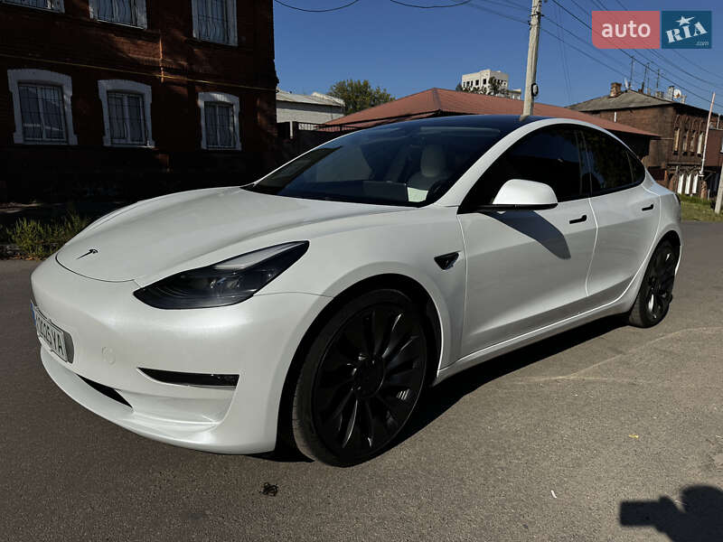 Tesla Model 3 2022