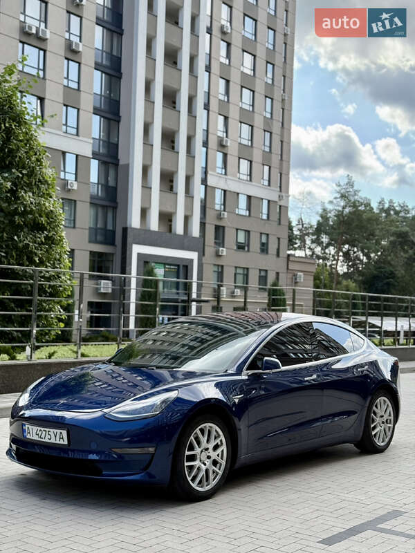 Седан Tesla Model 3 2018 в Киеве