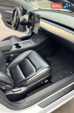 Седан Tesla Model 3 2021 в 