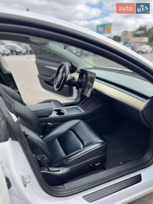 Седан Tesla Model 3 2021 в Полтаві
