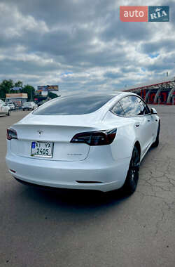 Седан Tesla Model 3 2021 в 