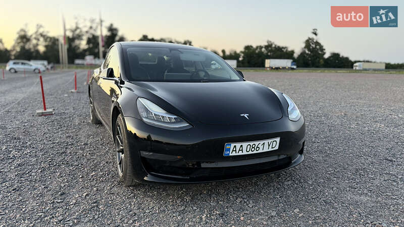 Седан Tesla Model 3 2018 в 