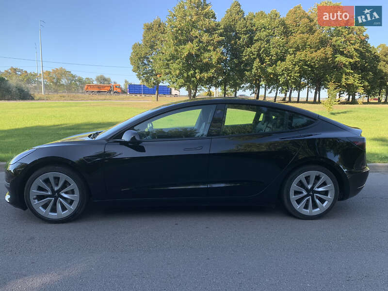Седан Tesla Model 3 2022 в Києві