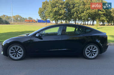 Седан Tesla Model 3 2022 в 