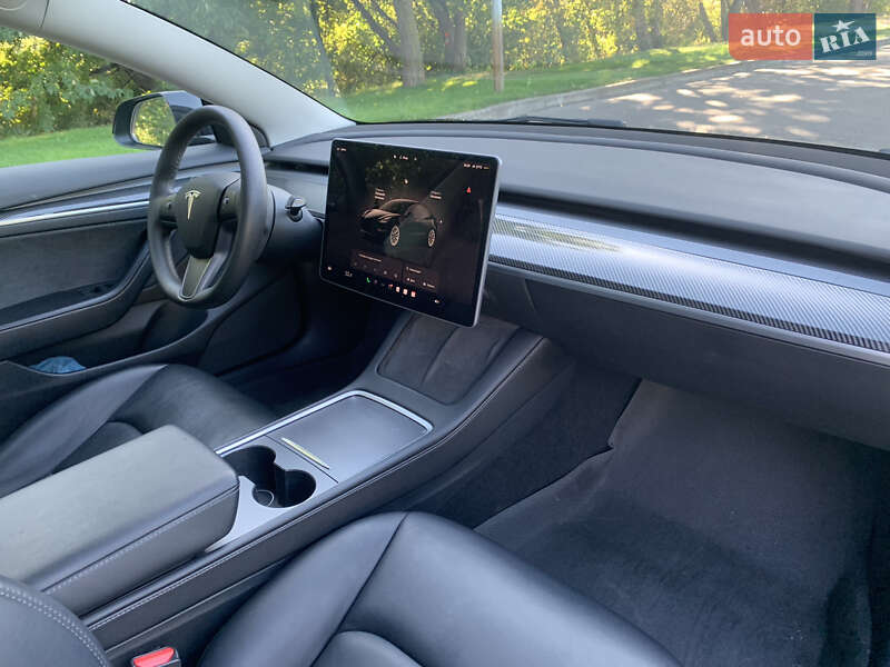 Седан Tesla Model 3 2022 в Києві
