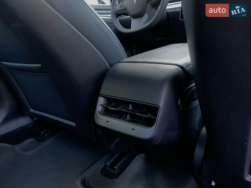 Седан Tesla Model 3 2022 в Киеве фото 28 Седан Tesla Model 3 2022 в Киеве