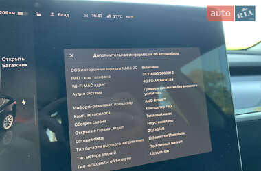 Седан Tesla Model 3 2022 в 