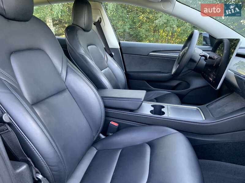 Седан Tesla Model 3 2022 в Києві