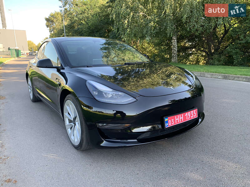 Седан Tesla Model 3 2022 в Києві
