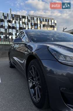 Седан Tesla Model 3 2018 в 