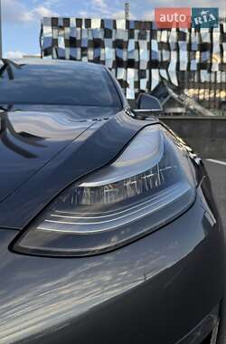 Седан Tesla Model 3 2018 в 
