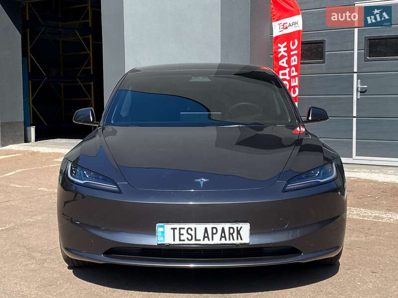 Седан Tesla Model 3 2024 в Киеве