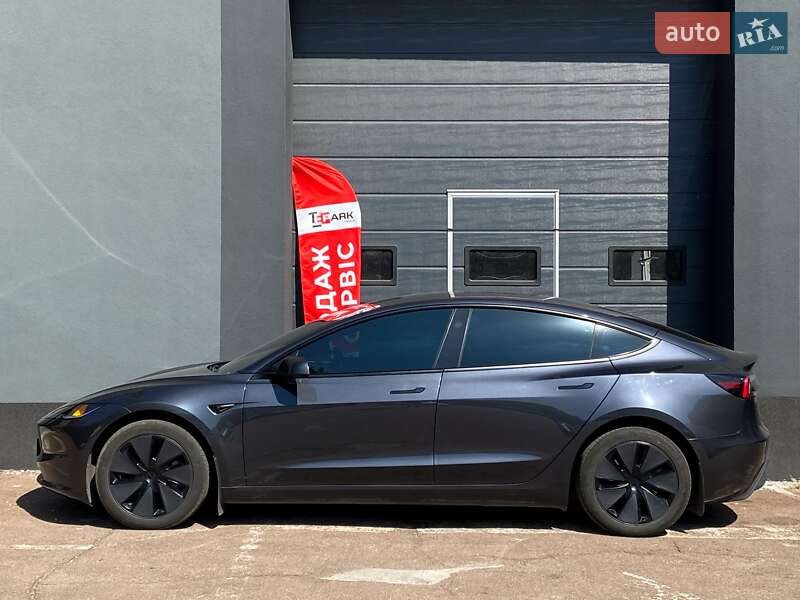 Седан Tesla Model 3 2024 в Киеве