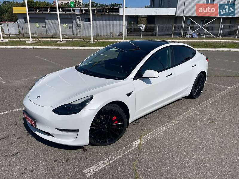 Tesla Model 3 2022