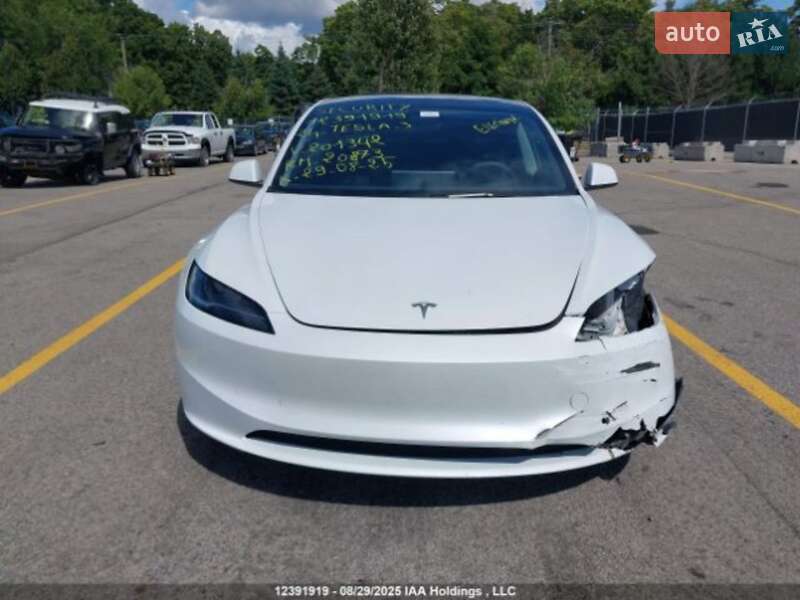 Tesla Model 3 2024