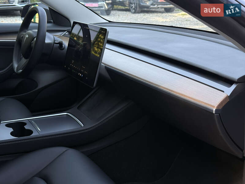 Седан Tesla Model 3 2022 в Ивано-Франковске