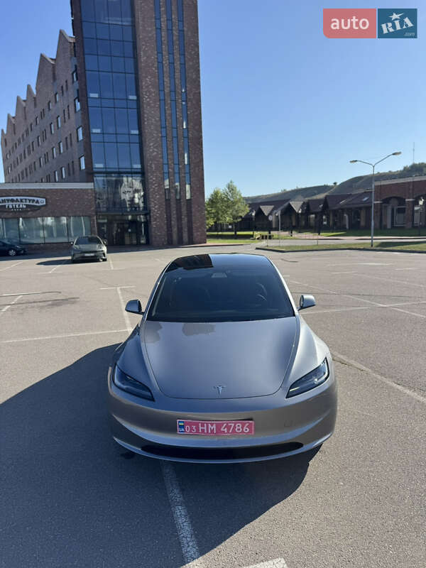 Седан Tesla Model 3 2024 в Василькове