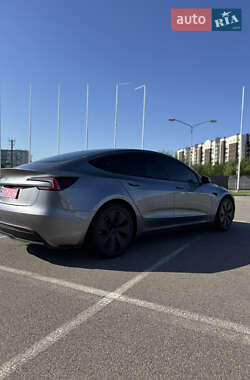 Седан Tesla Model 3 2024 в 