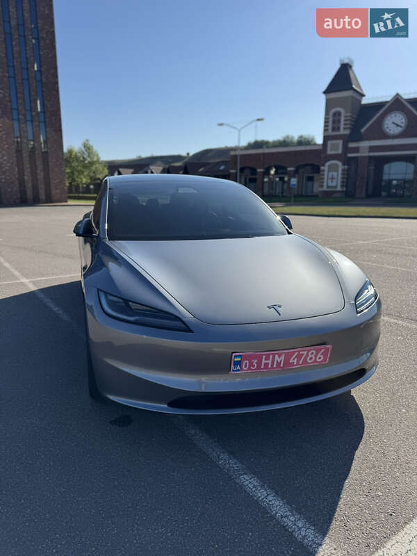 Седан Tesla Model 3 2024 в Василькове