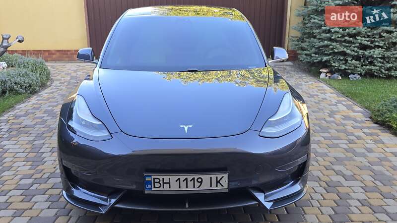 Седан Tesla Model 3 2019 в Одессе