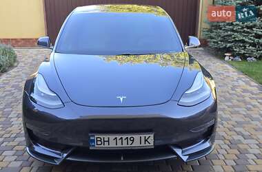 Седан Tesla Model 3 2019 в 